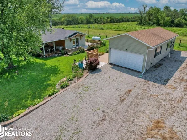 5370 Wells Fargo Trl, Melrose, IA 52569