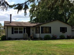 30 Dixie Acres Rd, Danville, IL 61832