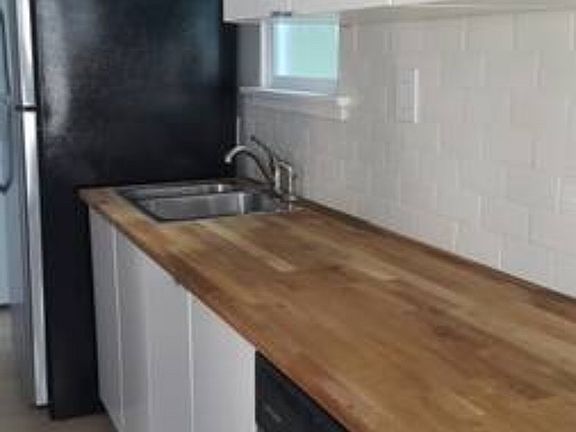 2nd image of 463 Normandie Pl #469