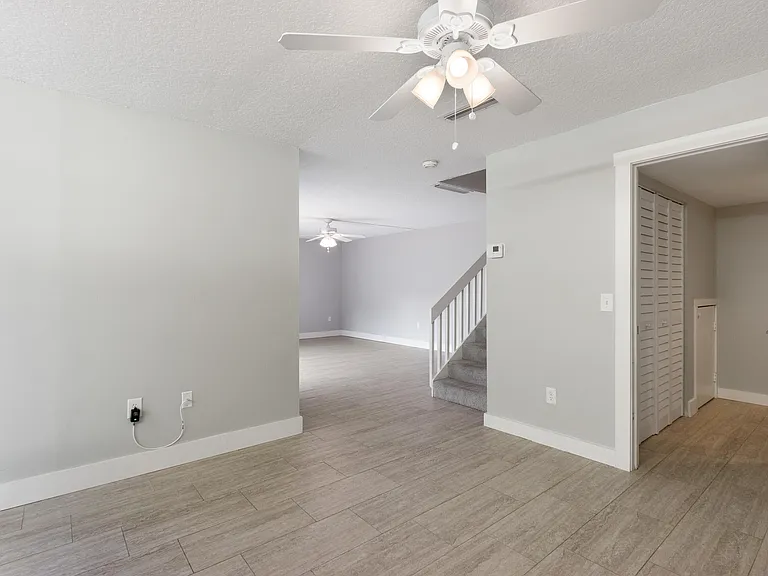 825 Center St #3D — Photo 7