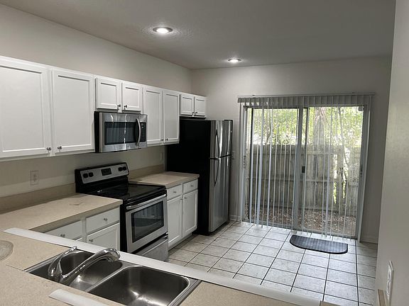 4th image of 4932 Elizabeth Anne Cir