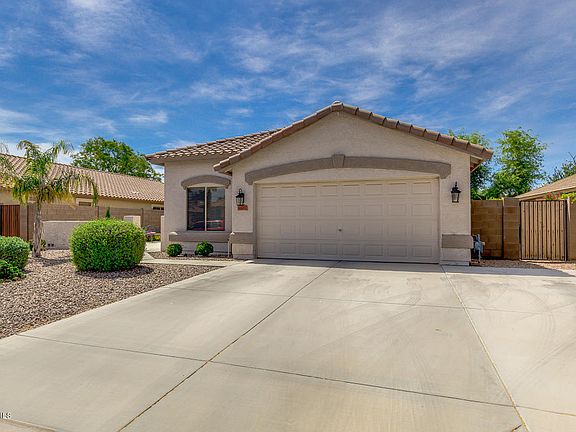 2nd image of 4885 E Bellerive Dr