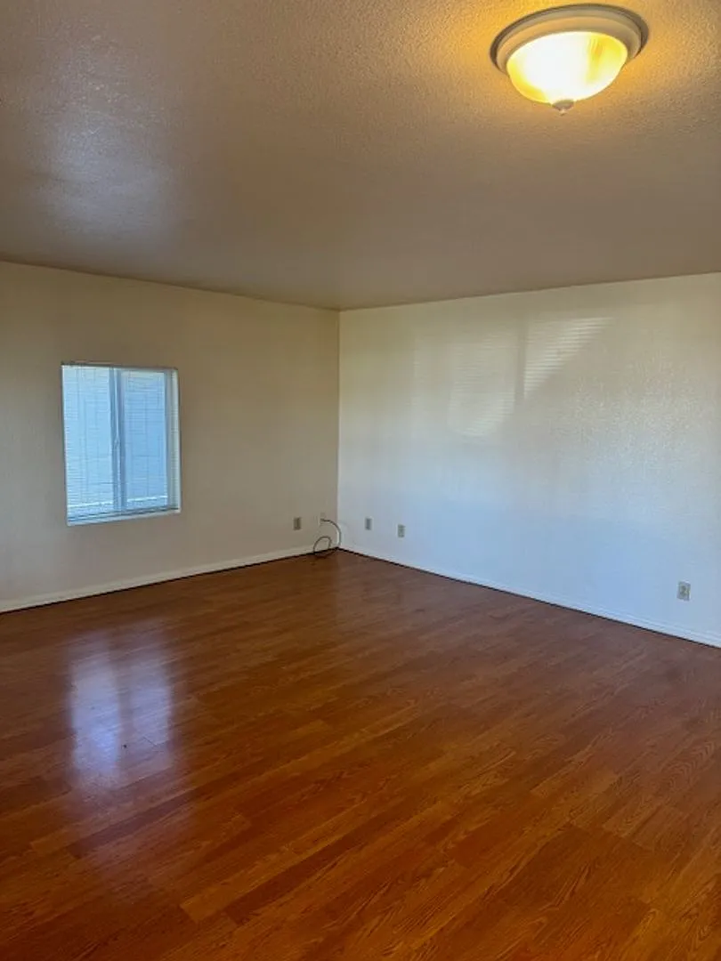 3 Bedroom Anderson Home — Photo 3