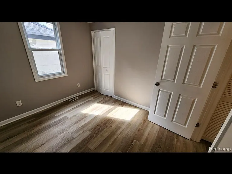 37 W Shevlin Ave — Photo 6