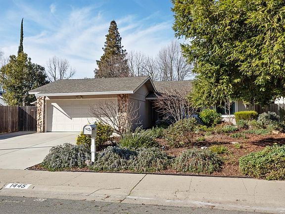 5th image of 1445 Oak Nob Way