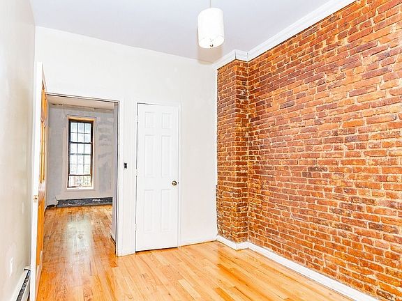 5th image of 135 Rogers Ave #L3