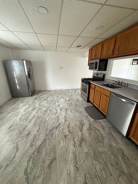 2nd image of 121 Maffitt St