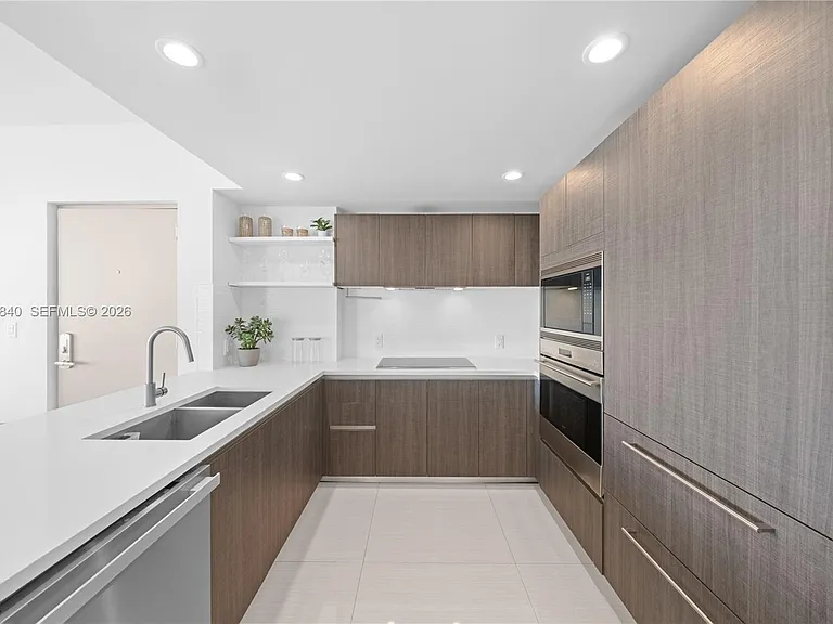 1150 102nd St #506 — Photo 10
