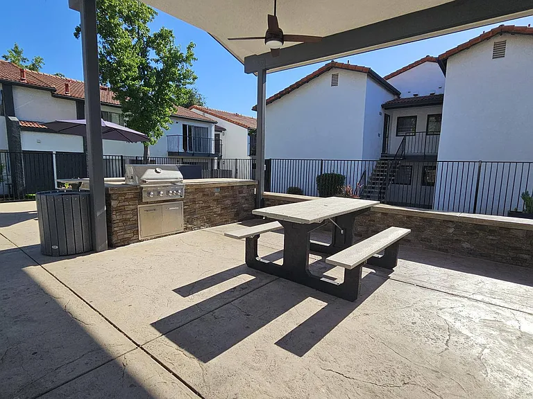 Alturas Paso Robles Apartment Homes — Photo 18
