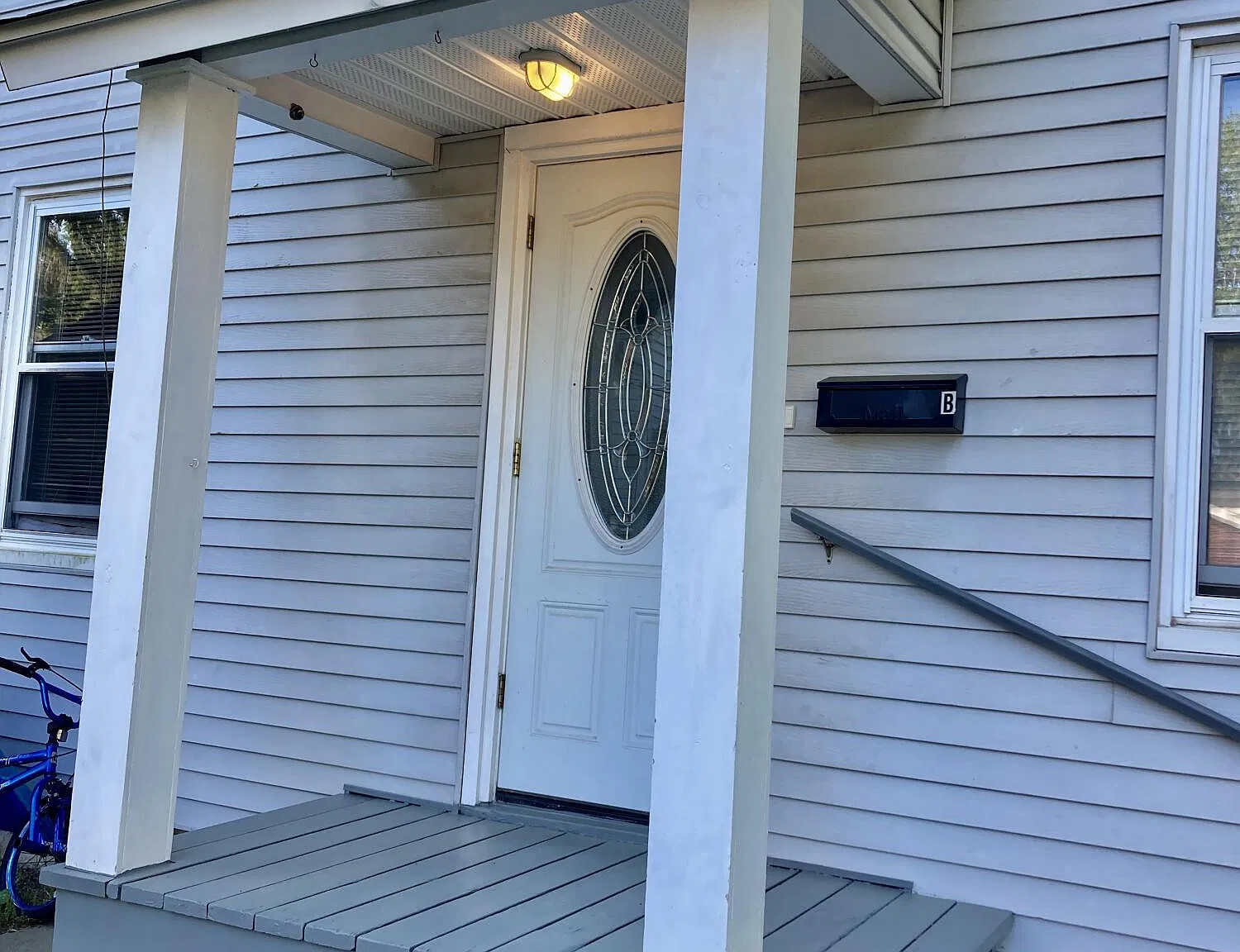 3 bed, 1.0 bath, 850 sqft, $2,100 — Photo 2