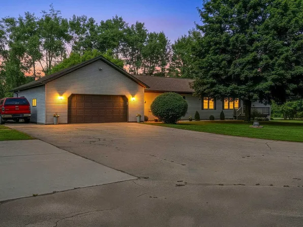 N10831 Kratzke Rd, Clintonville, WI 54929