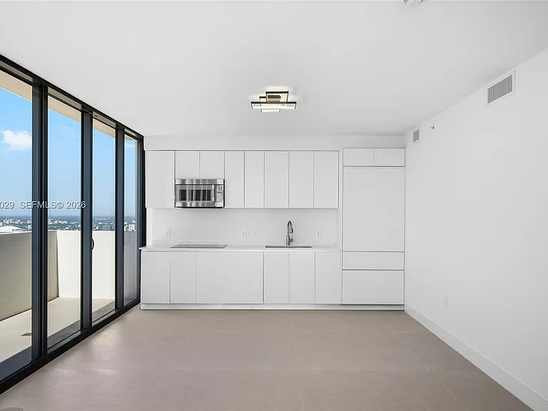 700 NE 24th St #Penthouse 6005 — Photo 14