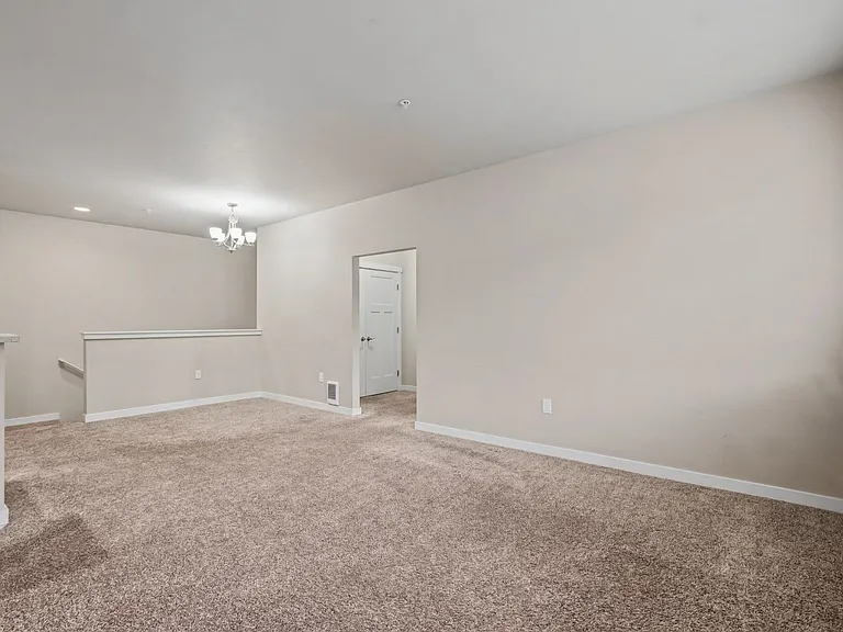 1643 Burnside Pl — Photo 13