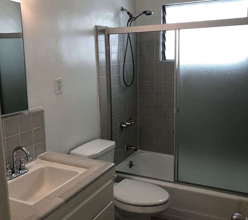 1st image of 1005 N Croft Ave APT 2