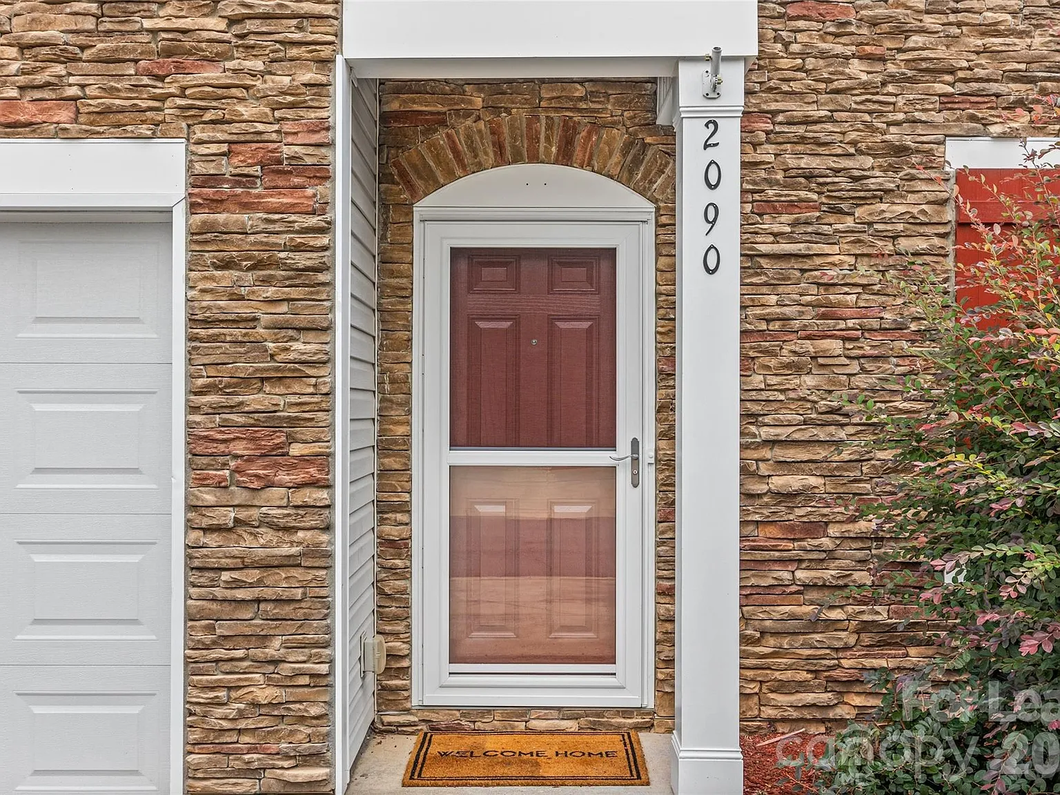3 bed, 3.5 bath, 1998 sqft, $2,250 — Photo 4