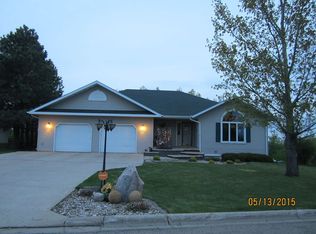 1412 5th Ave SW, Jamestown, ND 58401