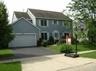 2305 Cottonwood Dr, Elgin, IL 60123