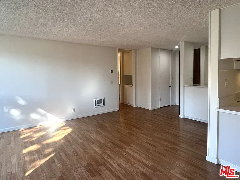 6000 Canterbury Dr #6000D212 — Photo 20