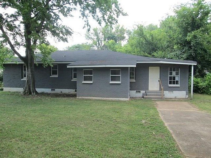 1st image of 111 Park Ln
