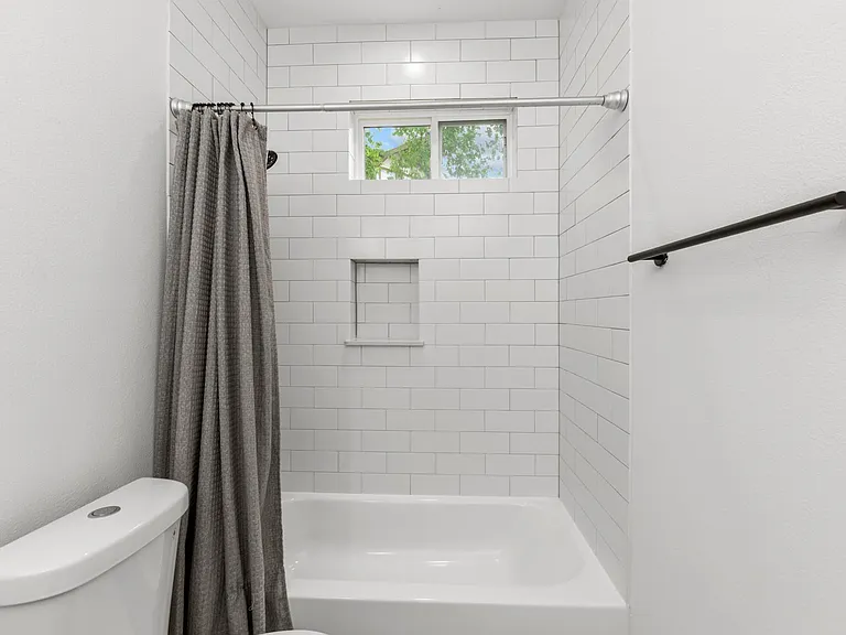 3030 Live Oak St — Photo 28