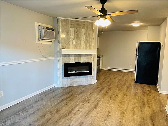 2nd image of 703 S Rosemont Rd