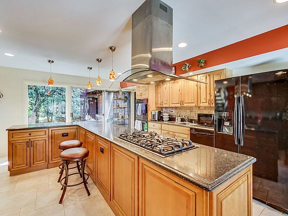 5th image of 1417 Blackthorn Dr