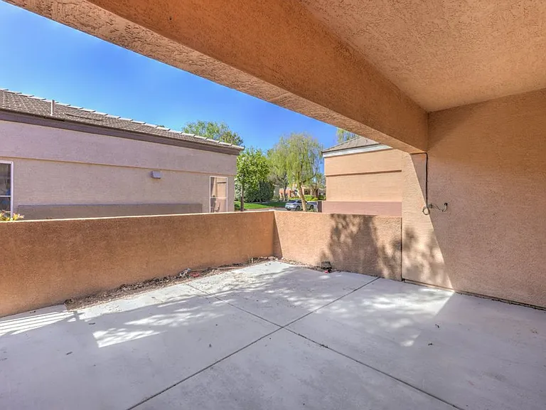 10540 Allthorn Ave — Photo 29