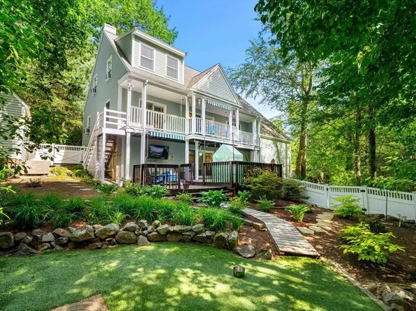 4 Deer Haven Rd, Beverly, MA 01915