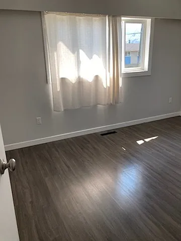 3 bed, 1.0 bath, 952 sqft, $2,200 — Photo 4