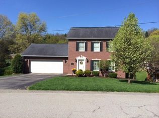 133 Crest View Dr, Greensburg, PA 15601
