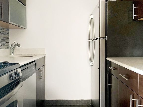 3rd image of 120 E 34th St APT 7B