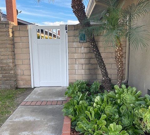 3rd image of 2036 Fullerton Ave