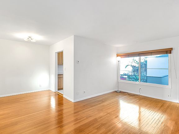 5th image of 2033 Euclid St APT 11