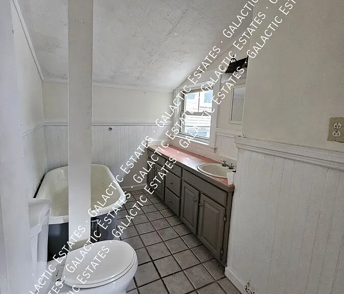 605 Hall St #2 — Photo 10