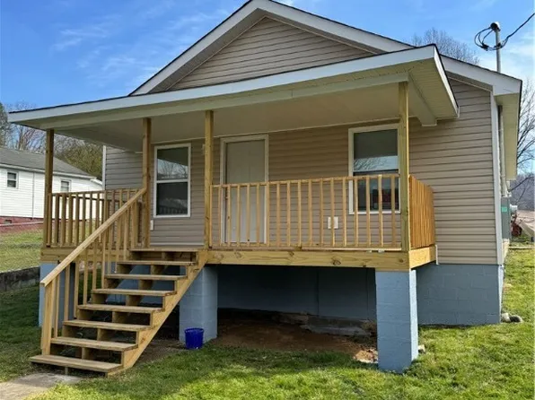 53 Ferrell Lawson St, Chapmanville, WV 25508