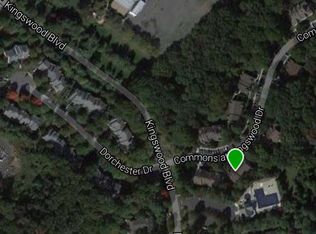 402 Commons Dr, East Brunswick, NJ 08816