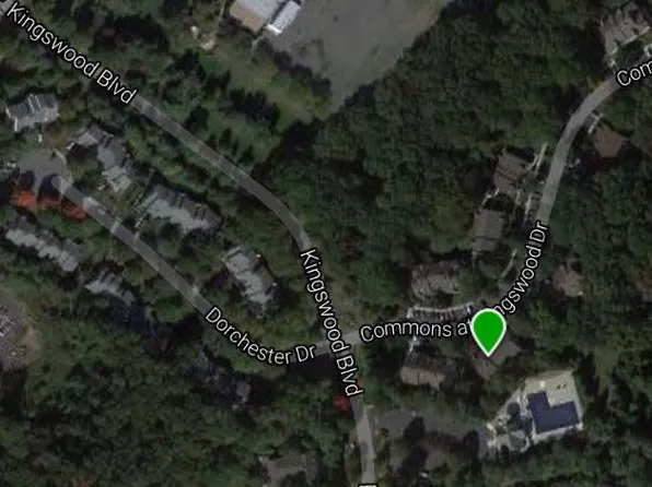 402 Commons Dr, East Brunswick, NJ 08816
