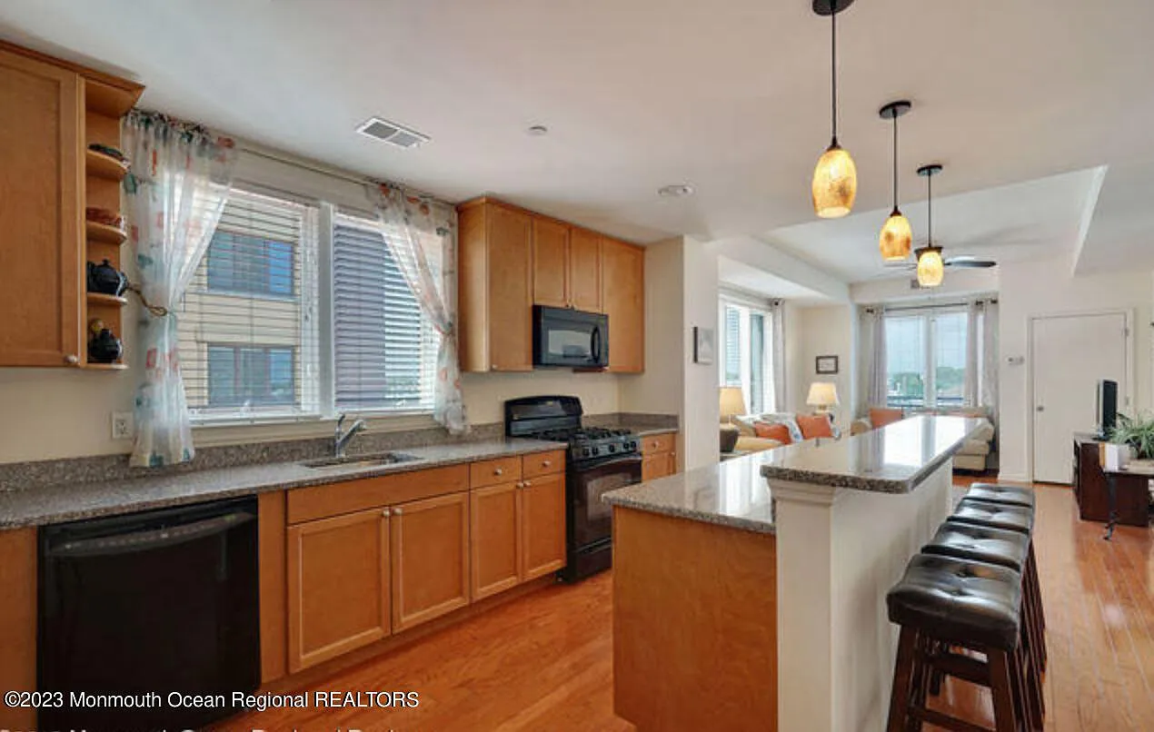 2 bed, $2,750 — Photo 3