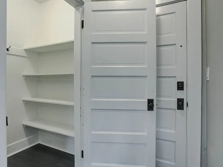 7437 N Saint Louis Ave #8 — Photo 9