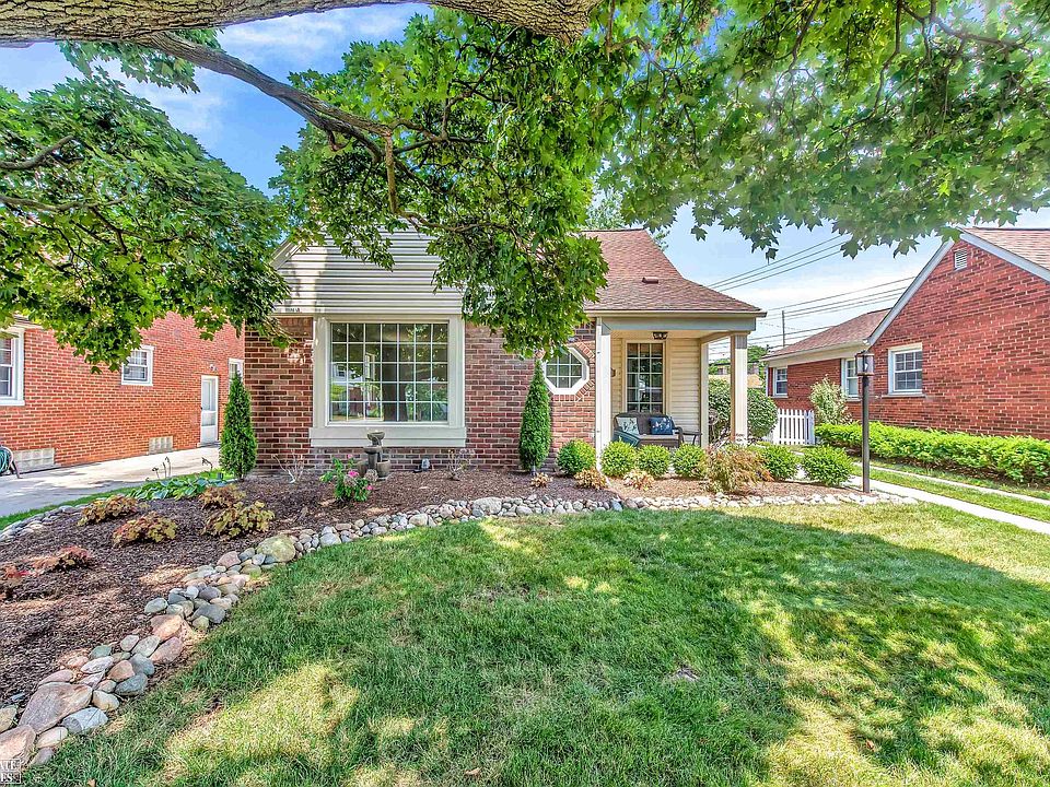 1842 Lochmoor Blvd, Grosse Pointe Woods, MI 48236 Zillow