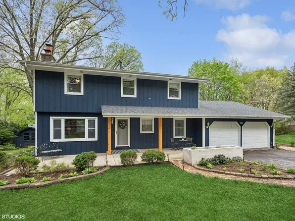 3N488 Ridge Dr, St Charles, IL 60175