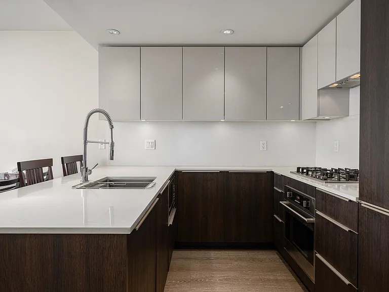 1588 Hastings St E #415 — Photo 7