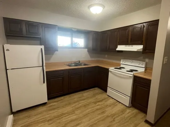 719 1st St S #7, Newton, IA 50208