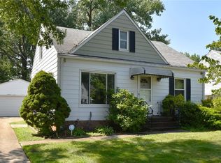 1182 Sunset Rd, Mayfield Heights, OH 44124