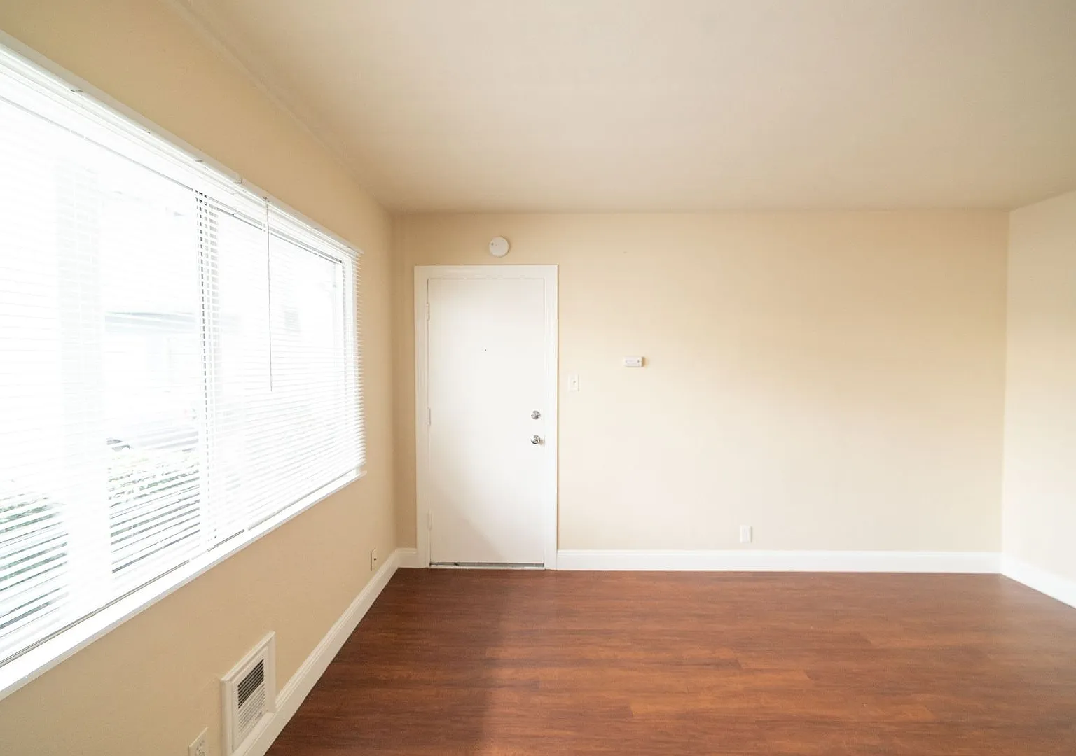 5471 Vicente Way — Photo 4