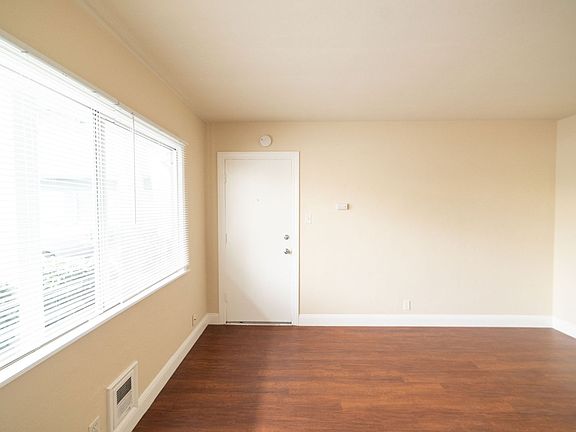 4th image of 5471 Vicente Way #10