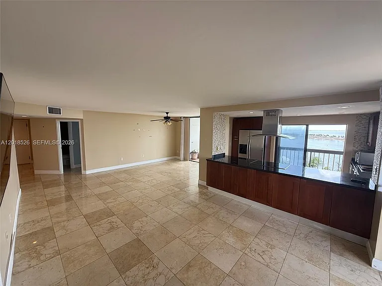 2333 Brickell Ave #602 — Photo 22