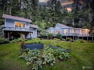 10773 Hyla Ave NE, Bainbridge Island, WA