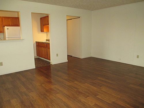 2nd image of 4605 Chippewa St APT 3