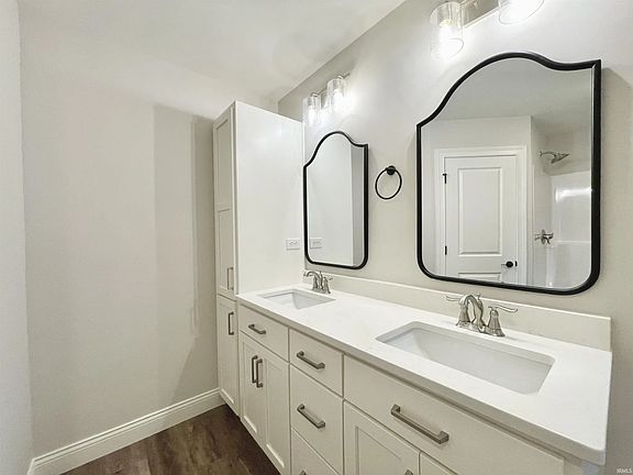 4th image of 8836 Dahlia Ct #1